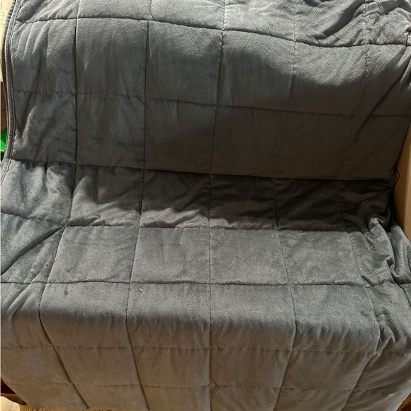 10lbs weighted blanket. - Picture 2 of 3